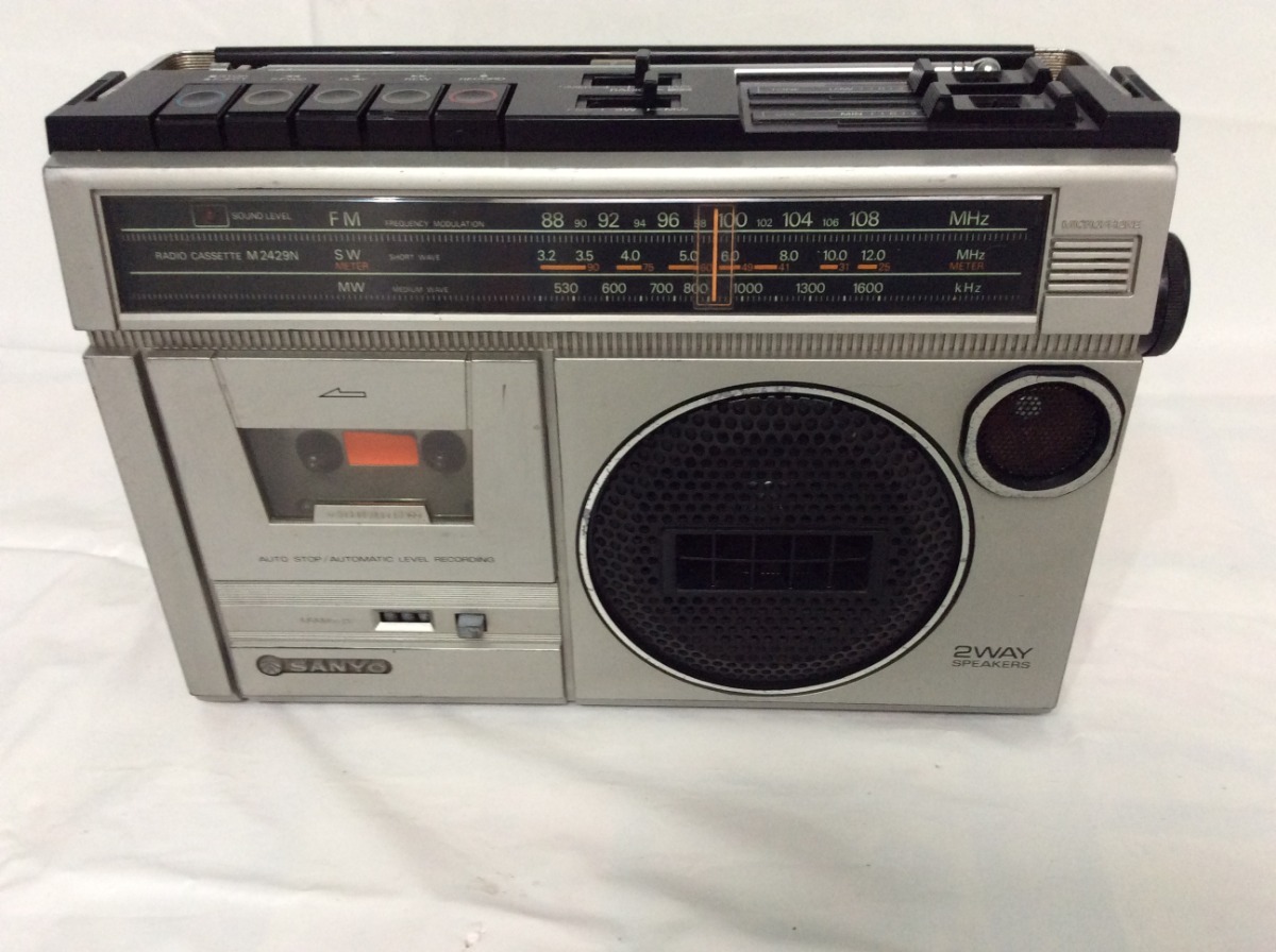 -radio-gravador-sanyo-japan-funciona-tudo-80s-D_NQ_NP_615644-MLB29108126737_012019-F